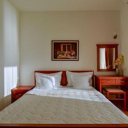 Apartments Leut Sveti Stefan Eksteriør billede