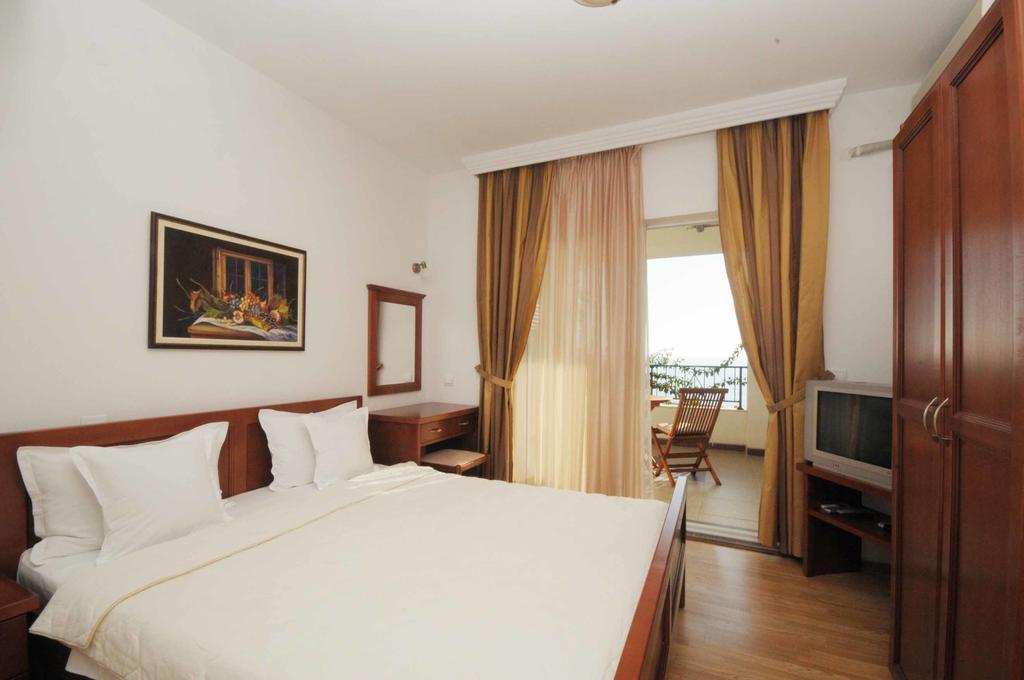 Apartments Leut Sveti Stefan Eksteriør billede