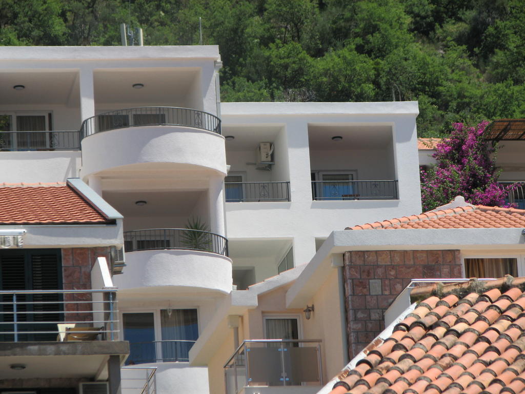 Apartments Leut Sveti Stefan Eksteriør billede