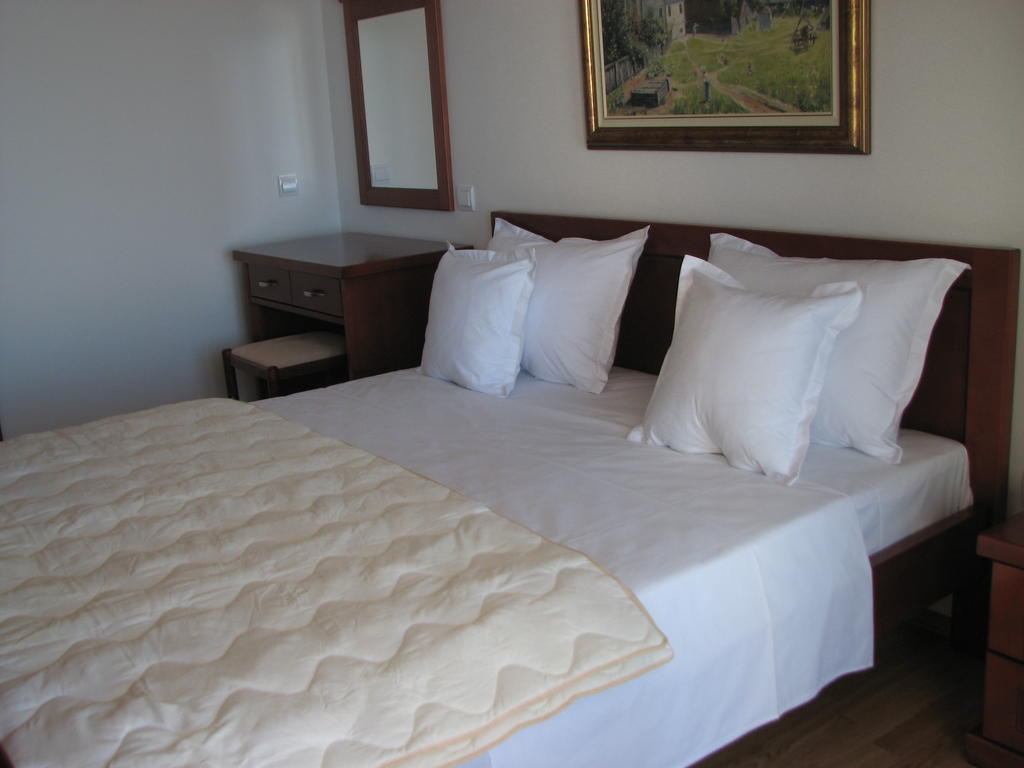 Apartments Leut Sveti Stefan Værelse billede