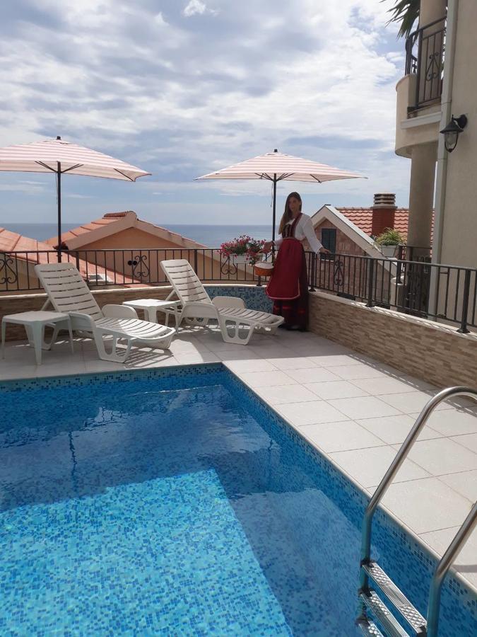 Apartments Leut Sveti Stefan Eksteriør billede
